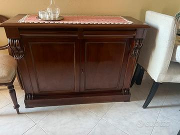 Credenza antica
