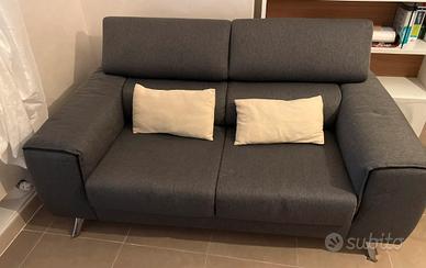 Divano 2 posti con sedute allungabili