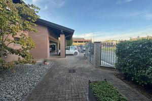 VILLA SINGOLA A MONTICELLI D'ONGINA