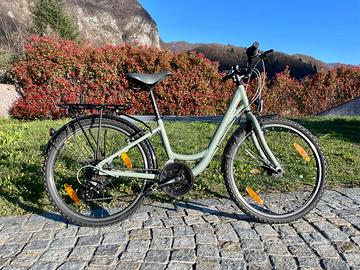 Bicicleta CUBE ELLA 240 Lunar Salmon 24” 9-12 anni