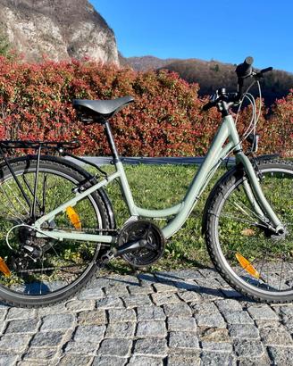 Bicicleta CUBE ELLA 240 Lunar Salmon 24” 9-12 anni