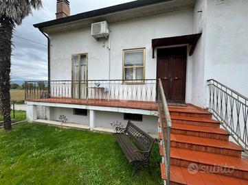 PORZIONE DI BIFAMILIARE A BEVAGNA