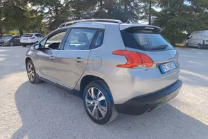 Peugeot 2008 PureTech 110 EAT6 Allure Tua a 177€ a