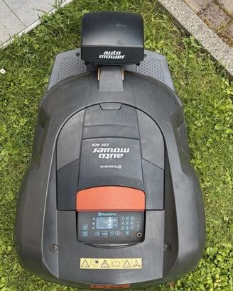 robot tagliaerba