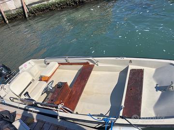 1970 Boston whaler 13