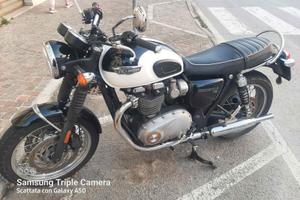 triumph boneville t120.