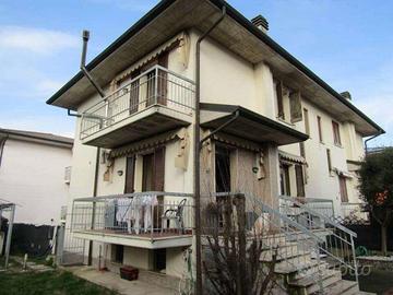 Immobile in asta di 191 m² con 4 locali e box auto
