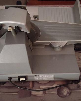 Affettatrice Professionale  CAD Mondial 220
