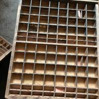 Cassetti tipografo di legno vintage anni 50