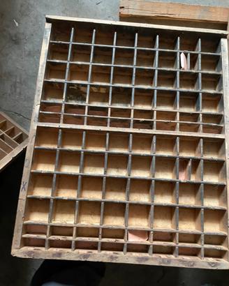 Cassetti tipografo di legno vintage anni 50