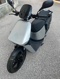 Scooter elettrico WOW 775