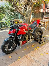 Ducati Streetfighter v4 2022