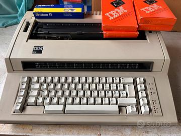 Macchina da scrivere ibm 6715