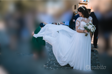 Abito da sposa in chiffon e pizzo