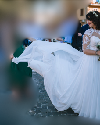 Abito da sposa in chiffon e pizzo