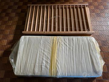 Lettino in legno ikea con materasso