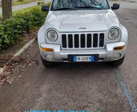 Cherokee 2500cc anno 2002