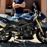 Triumph Street Triple - 2011