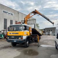 Iveco 135 17 con gru e ribaltabile