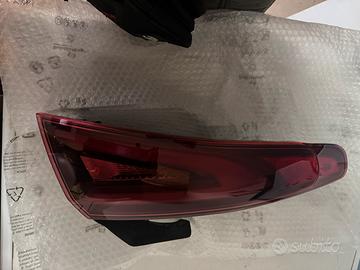 Alfa Romeo giulia  STOP FANALE POSTERIORE SX
