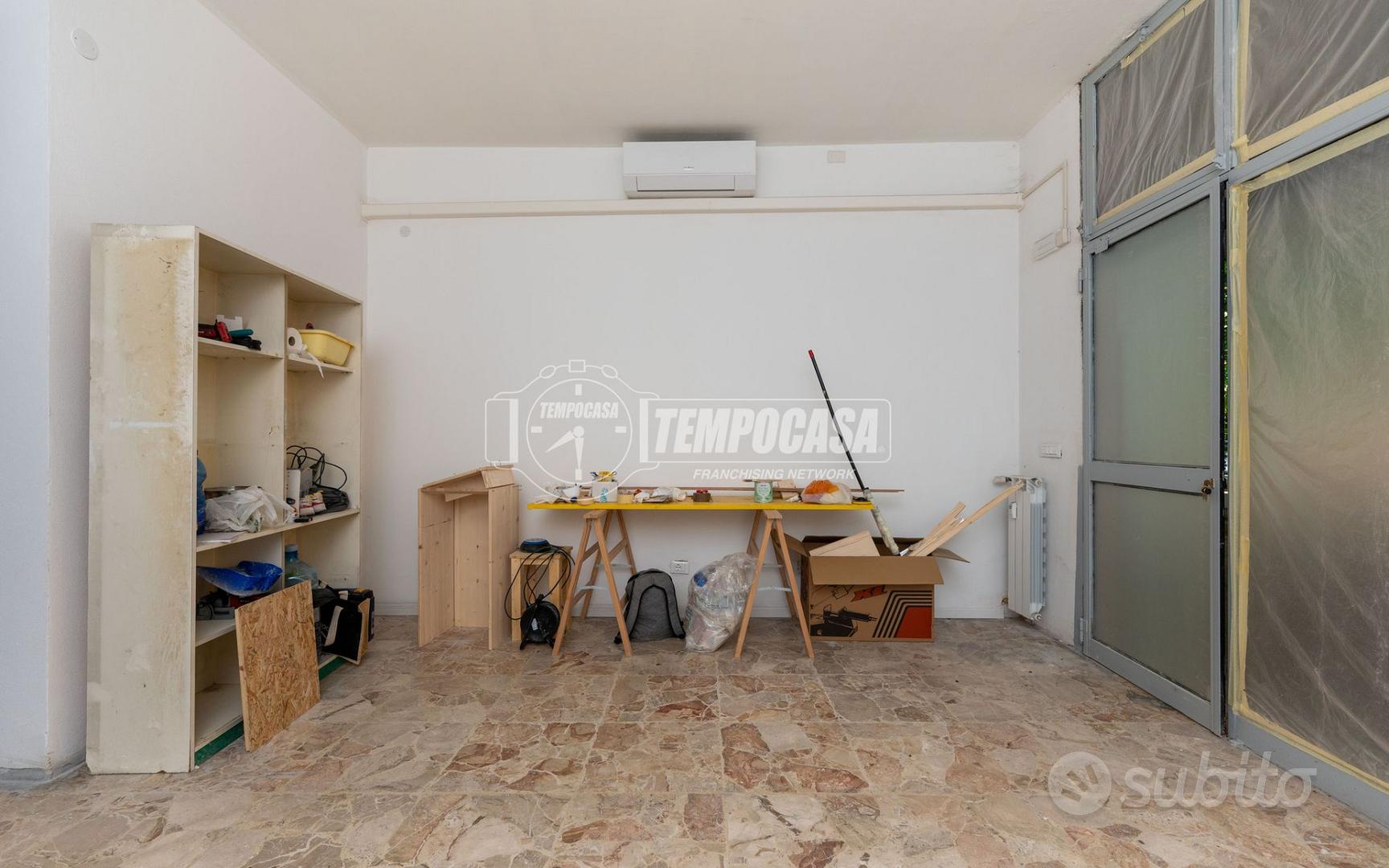 LOCALE COMMERCIALE CON BAGNO - Altro