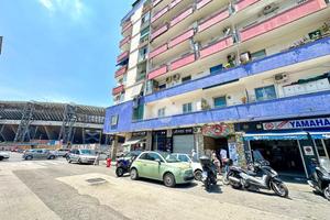 2 LOCALI A NAPOLI