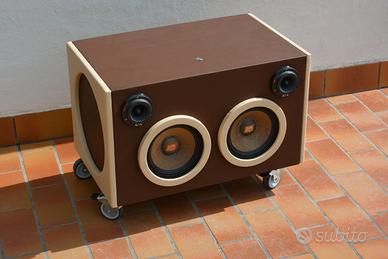 CASSA BLUETOOTH COSTRUITA INTERAMENTE A MANO