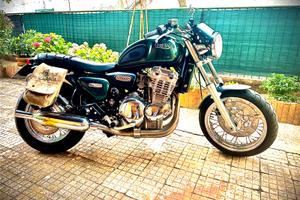 Triumph thunderbird