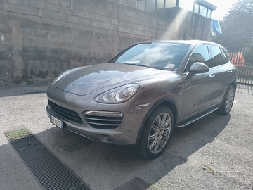 Porsche Cayenne Pari al nuovo