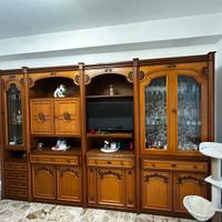 Parete soggiorno classica in legno, mobile vetrina