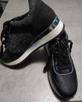 SCARPE GINNASTICA