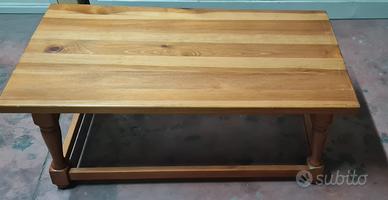 Tavolino in  legno pino russo in buone condizioni