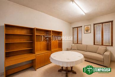 PORZIONE DI CASA CON GIARDINO IN ZONA SEMI CENTRAL