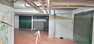 Garage e posto auto Via Luigi D'Amato