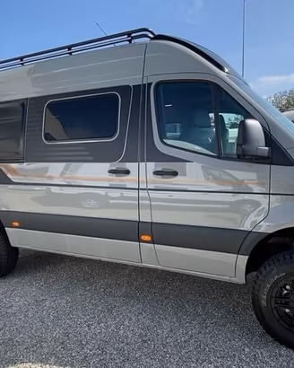 ADRIA Supertwin 600 SPB AWD