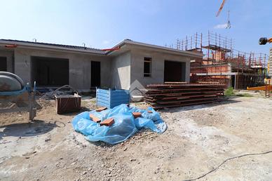 PORZIONE DI BIFAMILIARE A PORTO MANTOVANO