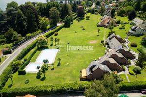 BILOCALE CON VISTA LAGO E PISCINA