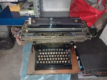 Macchina da scrivere Olivetti M 20