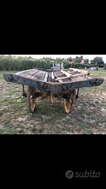 Carro da esterno dipinto a mano