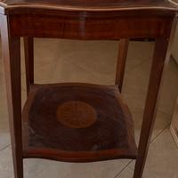 Tavolino antico in legno