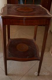 Tavolino antico in legno