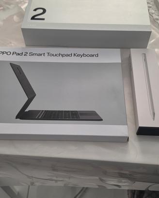 Oppo Pad 2 con tutti gli accessori 
