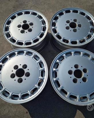 Cerchi In Lega Da 15" Per Mercedes 190E - W124