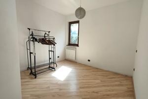 Porzione di bifamiliare con giardino