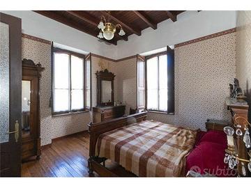 Camera da letto Vintage legno e marmo antiquariato