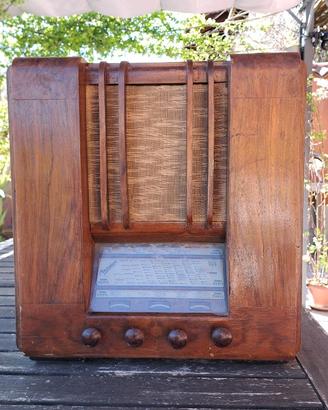 Radio d'epoca Magnadyne SV3 (1936-37) da restauro