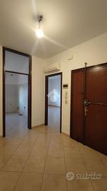 Trilocale non arredato in centro con ascensore