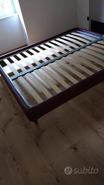 letto matrimoniale e rete con doghe