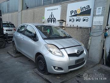 TOYOTA YARIS 1.3 B 2010 1NRFE  PER RICAMBI