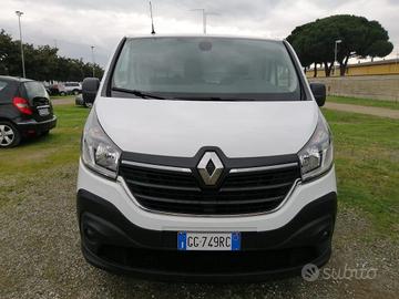 RENAULT Trafic T27 2.0 dCi 120CV PC-TN-DC Furgon